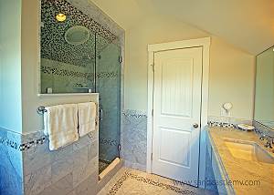 Another view of Queen  Twin bedroom bathroom