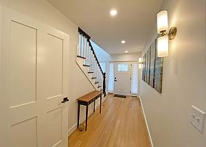 Staircase to front bedrooms