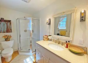 2nd Floor Master Bathroom