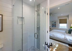 2nd Floor Master Bathroom