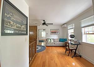 Second floor sitting area