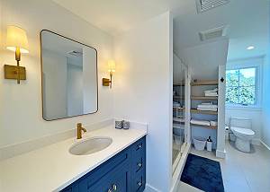 2nd Floor Bathroom