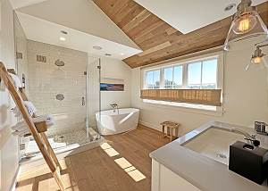 2nd Floor Bathroom