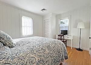 Queen Bedroom w Half Bath