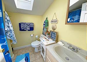 Full bedroom bathroom