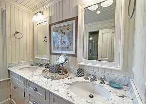 Another view of second floor Primary bedroom bathroom