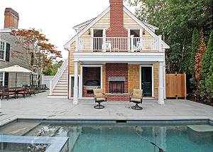 Garage with entertainment room