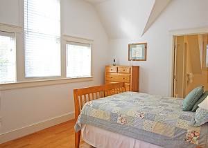 Another picture of second floor Queen bedroom