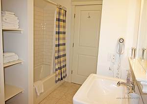 Twin bedroom bath