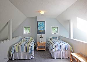 Loft with Twin beds