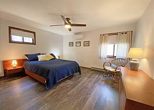 First floor Queen bedroom
