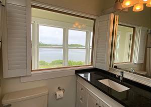 Queen bedroom private bathroom