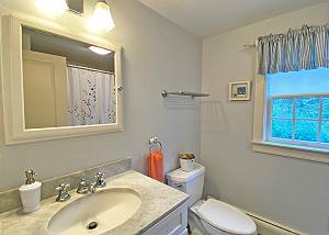 2nd Floor Master Bathroom