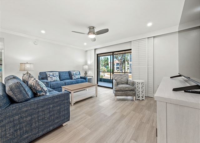 #1041 Sanibel Moorings Courtyard View