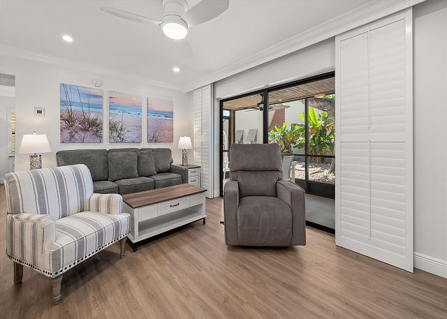 #911 Sanibel Moorings Courtyard View