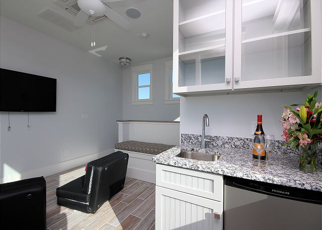 Tower with Wet Bar, Mini Fridge, & Flat Screen TV Tower with Wet Bar, Mini Fridge, & Flat Screen TV