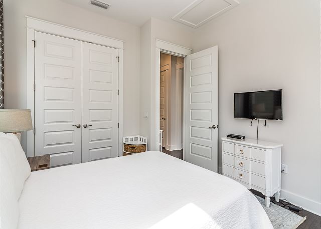 Queen Guest Bedroom with TV Queen Guest Bedroom with TV