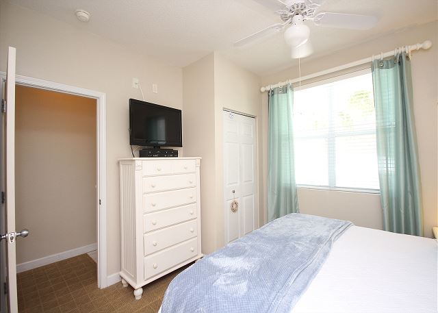 King Master Suite with Flat Screen TV King Master Suite with Flat Screen TV
