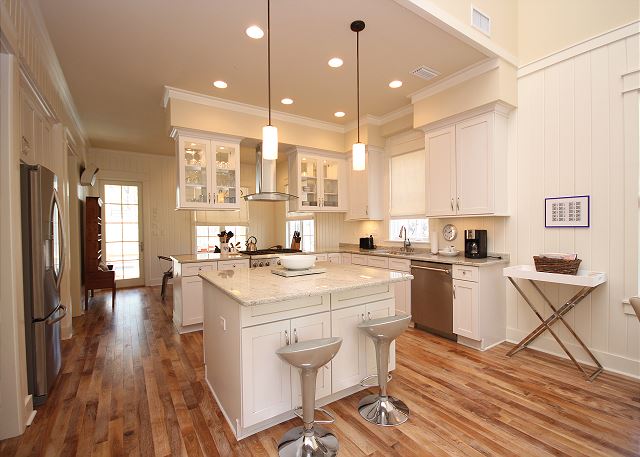 Gourmet Kitchen with Bar Seating for 2 Gourmet Kitchen with Bar Seating for 2
