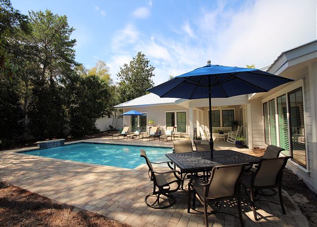 Outdoor Dining Space Outdoor Dining Space