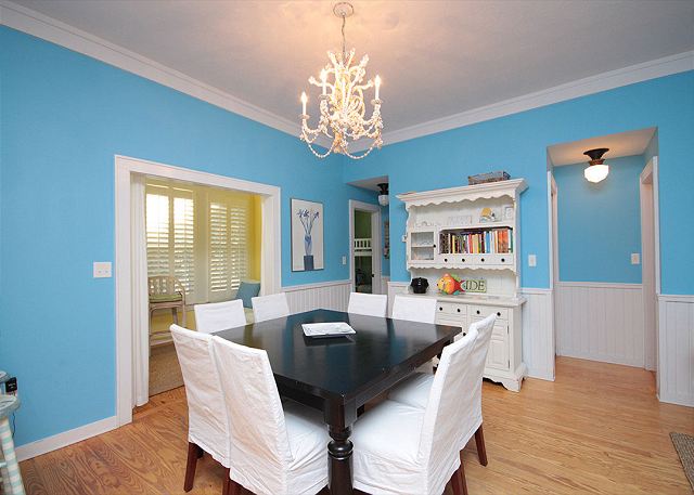 Dining Room (Seats 8) Dining Room (Seats 8)