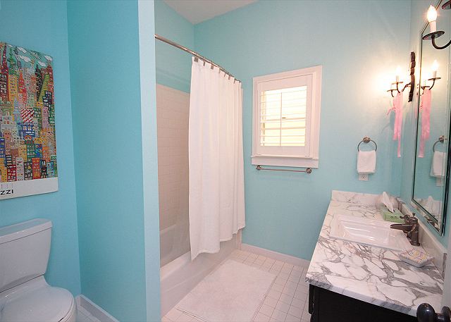 Guest Bath (Bath/Shower Combo) Guest Bath (Bath/Shower Combo)
