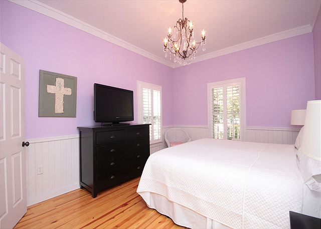 King Master Suite with Flat Screen TV King Master Suite with Flat Screen TV