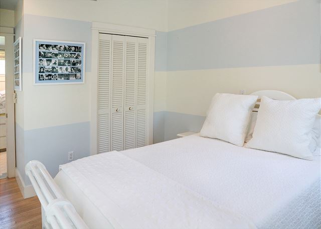 Queen Guest Bedroom Queen Guest Bedroom