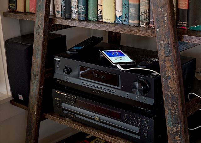 New Stereo with Iphone Docking Station New Stereo with Iphone Docking Station