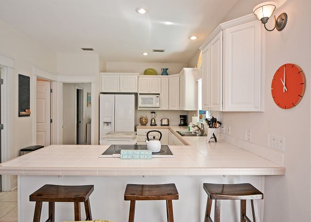 Eat-in Kitchen Eat-in Kitchen