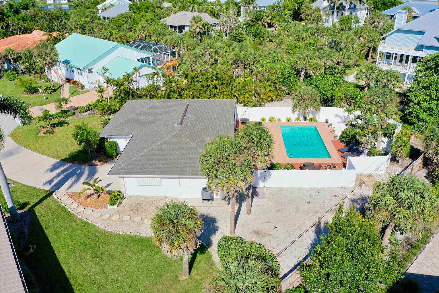 Charming Chert | Photo 3