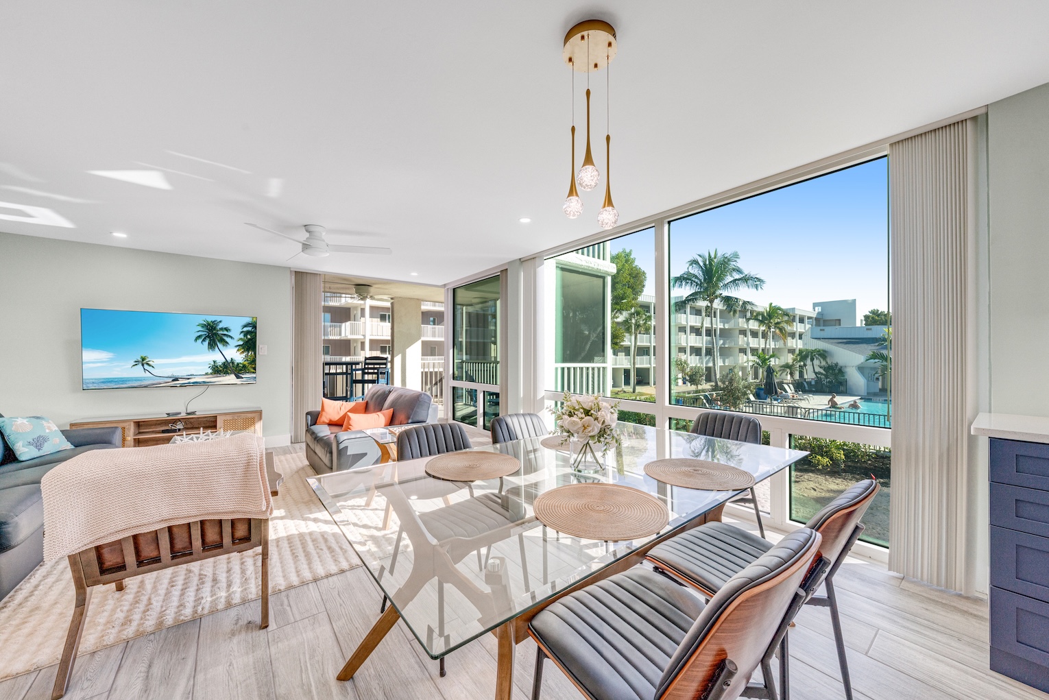 Island Beach Club 220A