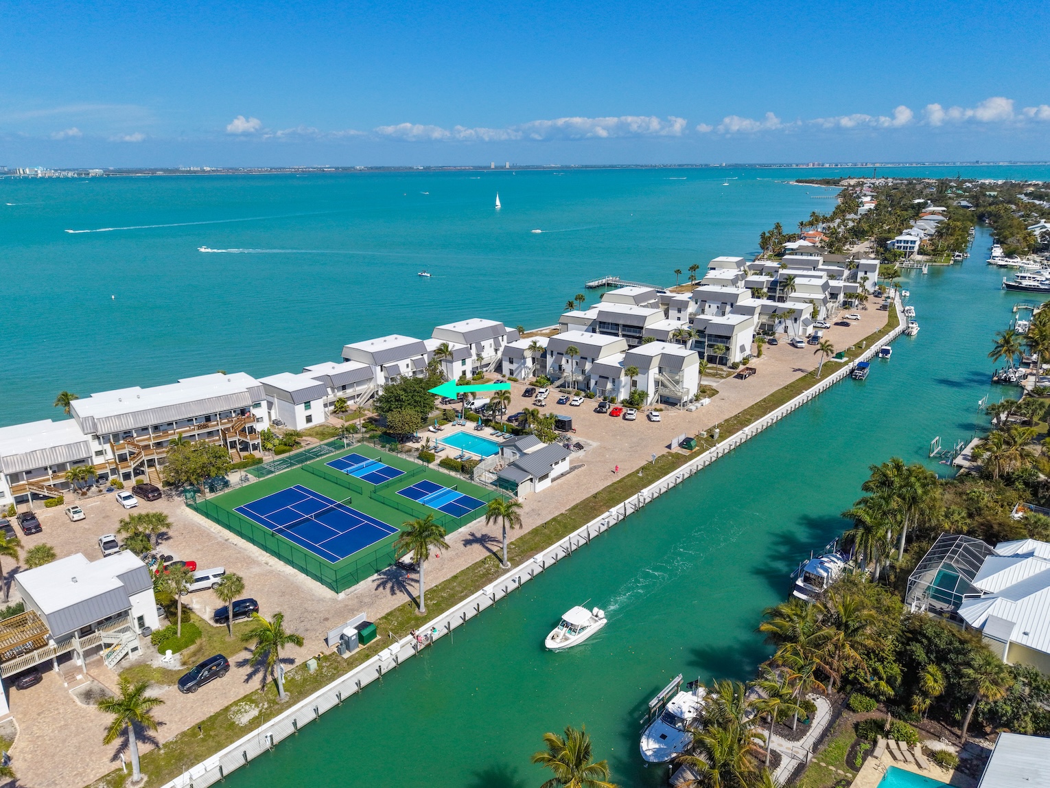 Mariner Pointe 951 | Photo 2