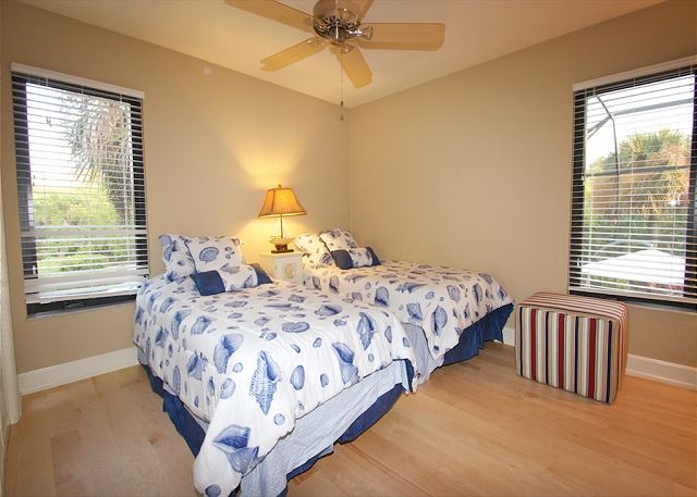 Guest Bedroom with 2 twin beds