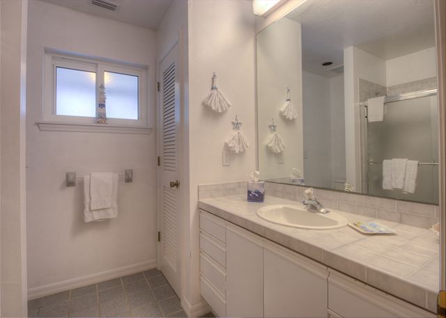 Guest Bathroom1
