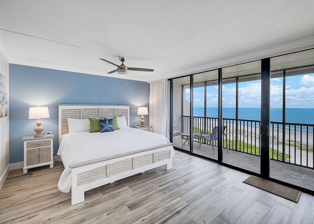 Sundial A403 | One Bedroom Sanibel Studio with Direct Gulf Views. Sleeps 4