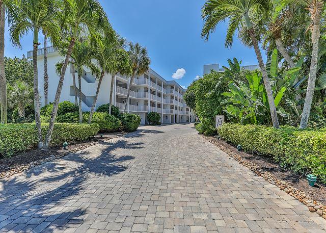 Island Beach Club 340F | Pet-friendly Sanibel Condo With Beachview From Lanai