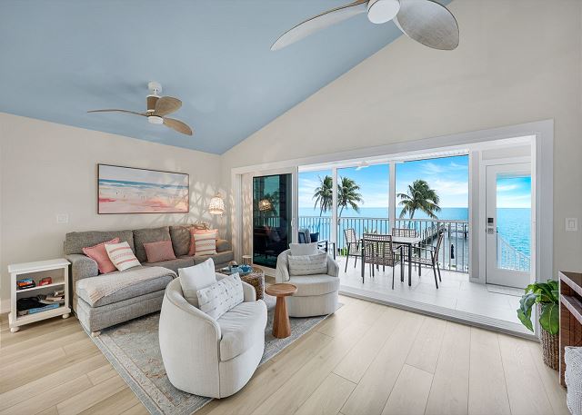 Captiva Hideaway 2D l Stunning Views And In The Heart Of The Captiva Village
