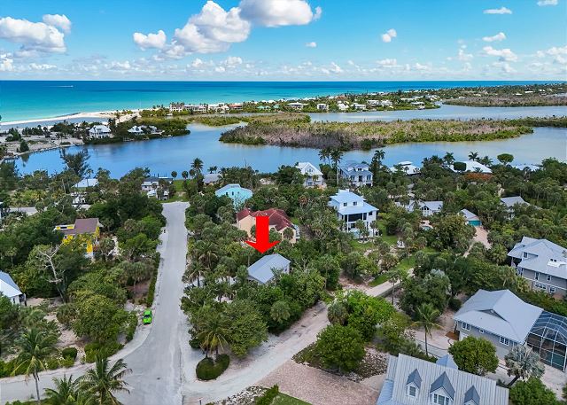 Pink Shell | peaceful Sanibel home short walk to the beach!