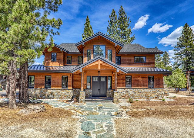 10010 Chaparral Ct 5 Bd/5 Ba "Aloha Mountain Haus"
