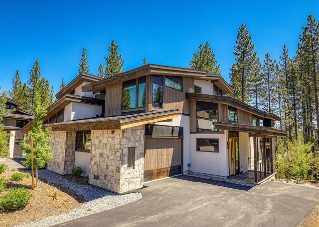 10308 Shady Lane "Gezellig House"