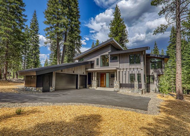 9283 Brae Road "Mountain Spa Retreat"