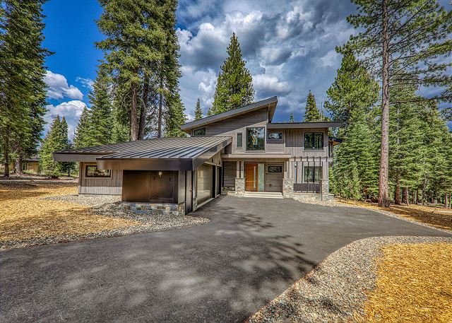 9283 Brae Road "Mountain Spa Retreat"