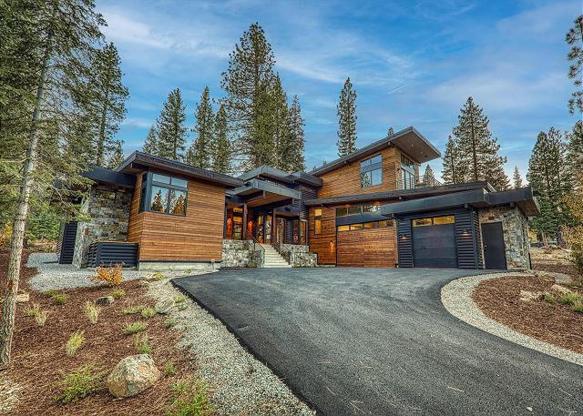 10641 Carson Range "Modern Marvel"