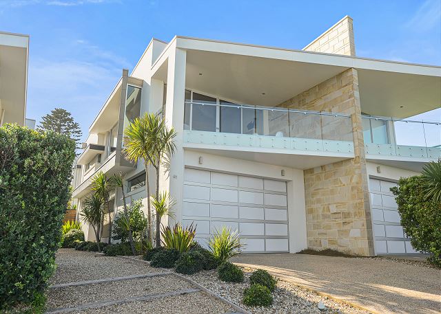 Absolute - 41 Hayward Ct, Victor Harbor