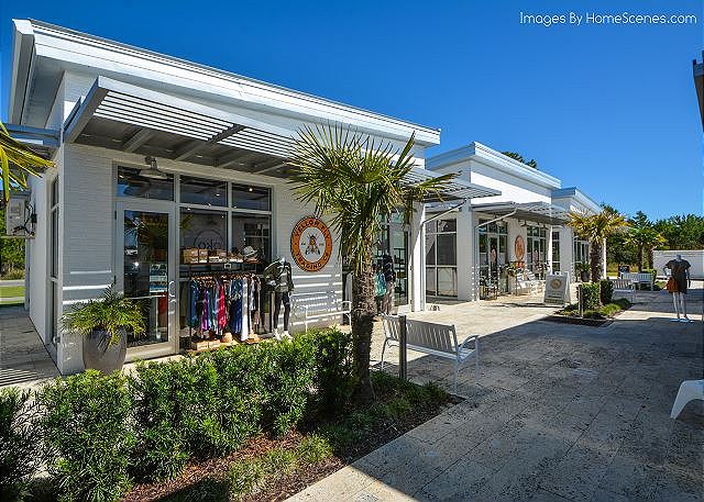 Enjoy shopping, restaurants and live entertainment at The Hub directly across the street from Prominence!