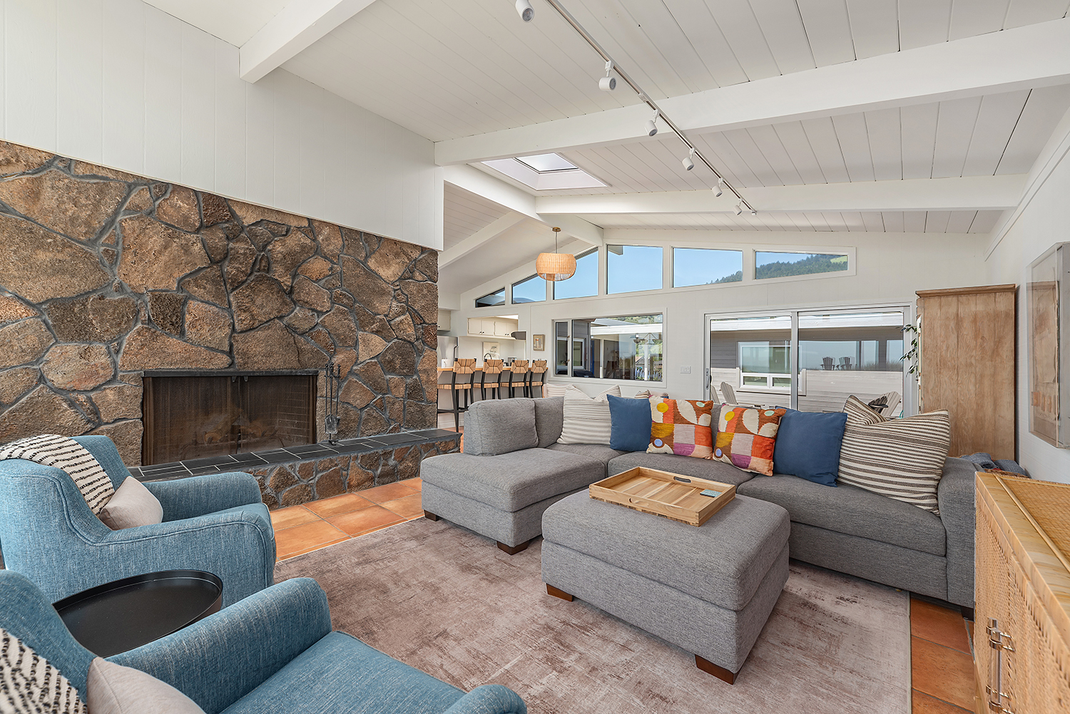 122 Seadrift Road | Photo 4