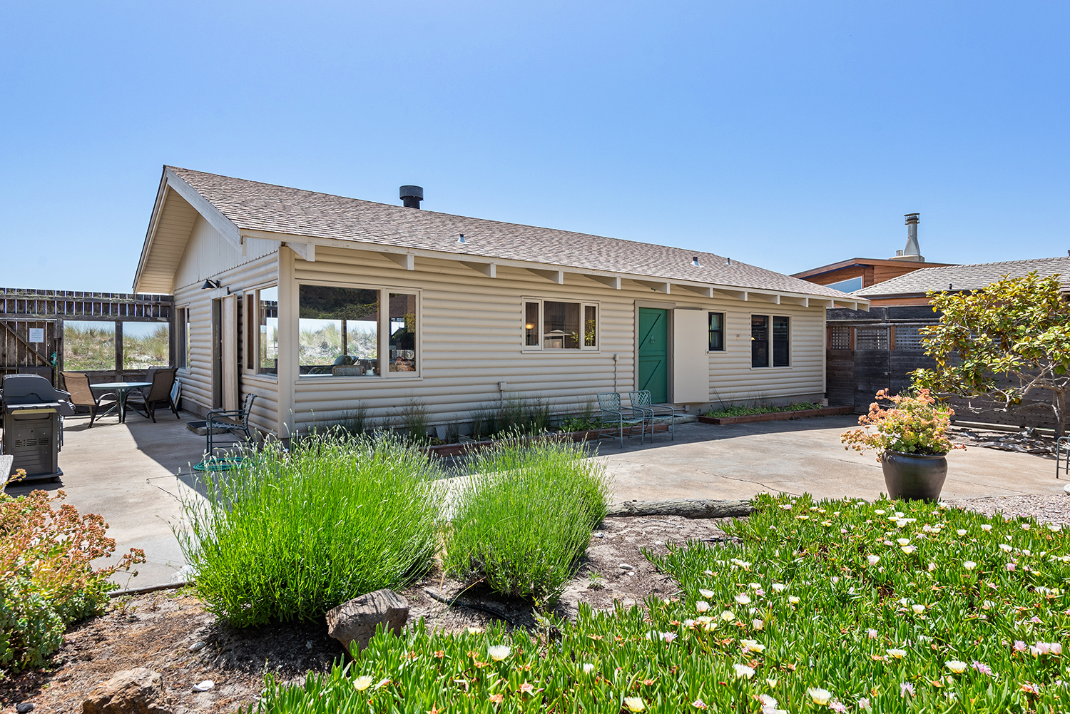 124 Seadrift Road | Photo 1