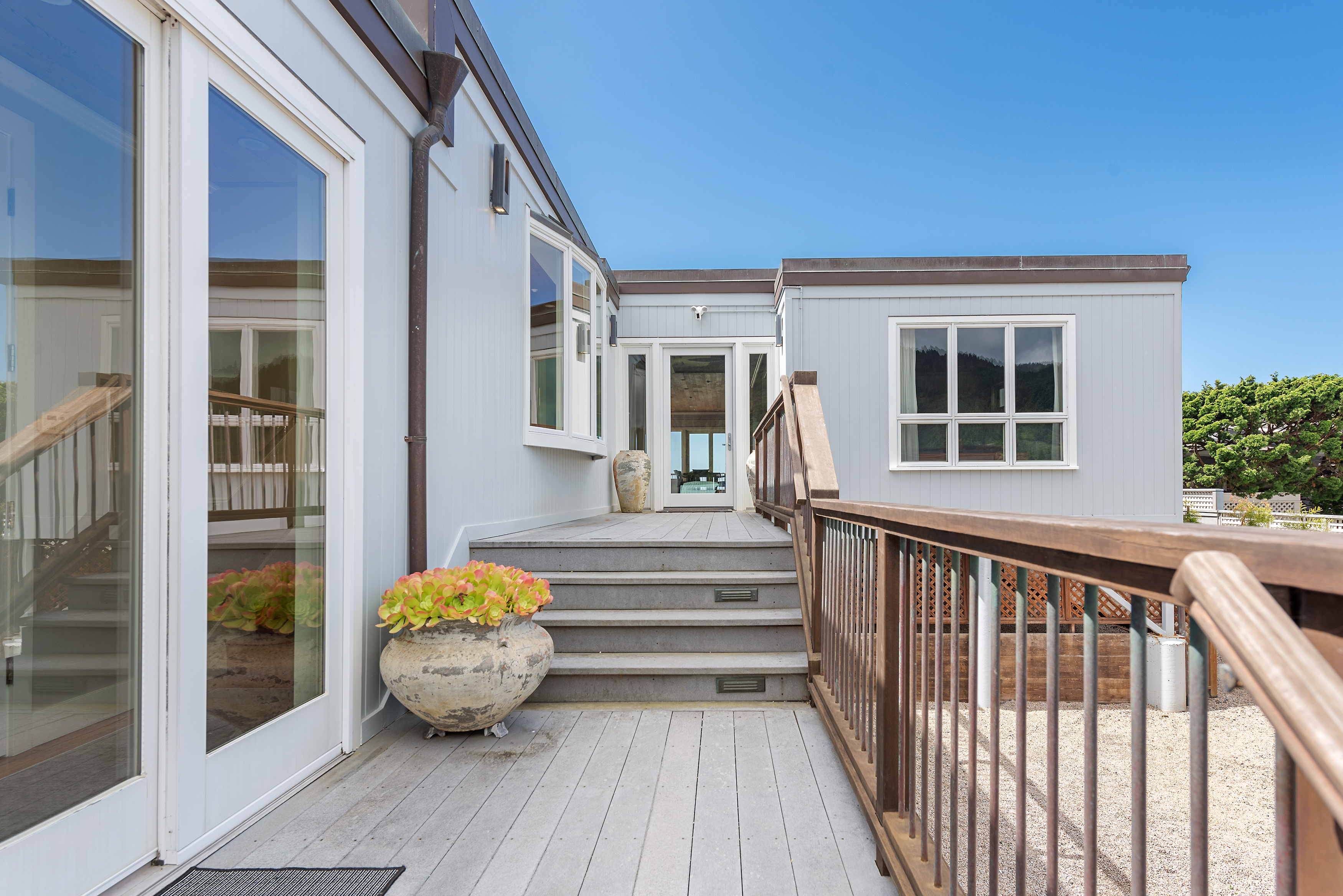 144 Seadrift Road | Photo 3