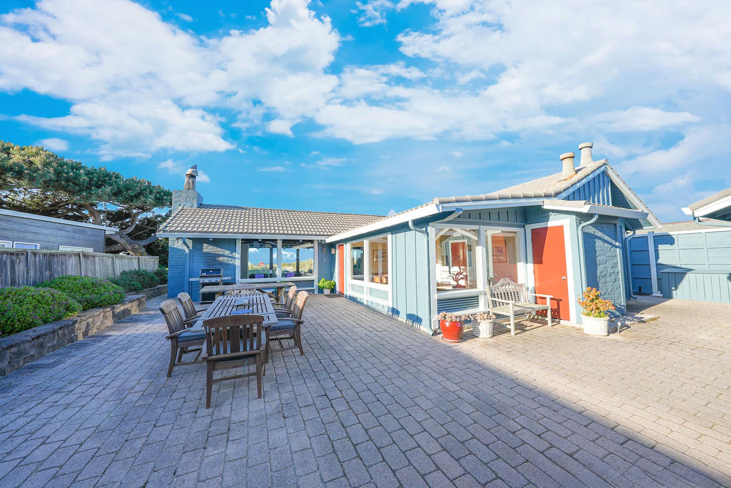 204 Seadrift Road | Photo 2